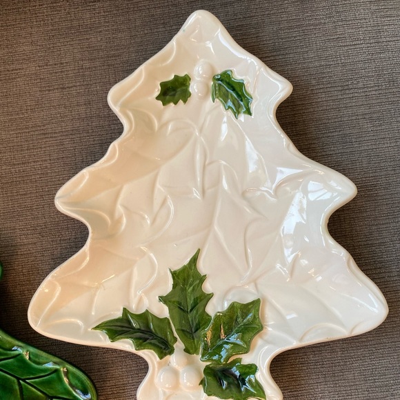 Vintage Set of 2 Hobbyist Christmas Tree dishes/platters - Picture 3 of 9